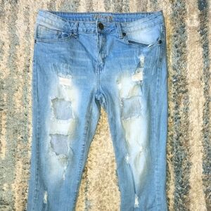 VIP Distressed Capri Jeans sz 11/12 EUC